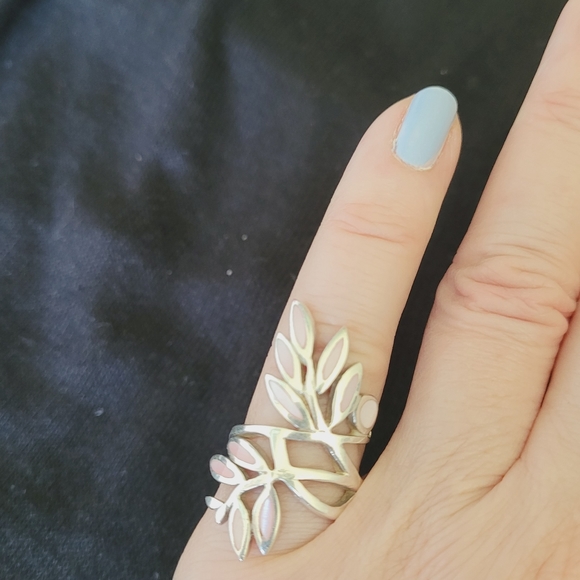 Ring - Picture 3 of 3